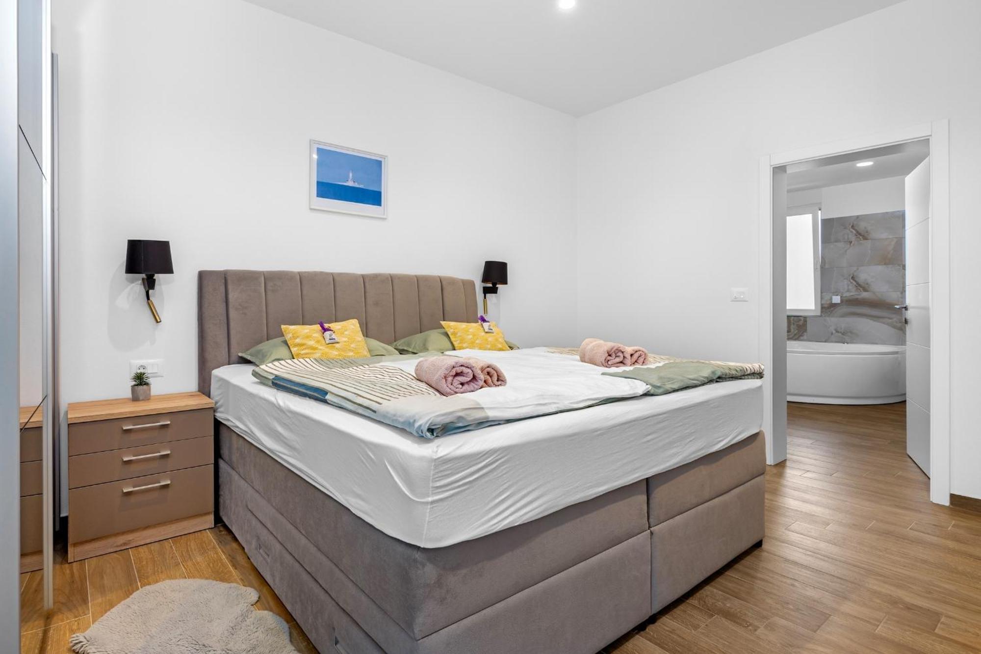 Vila Pinus - Private Pool, Jacuzzi, Game