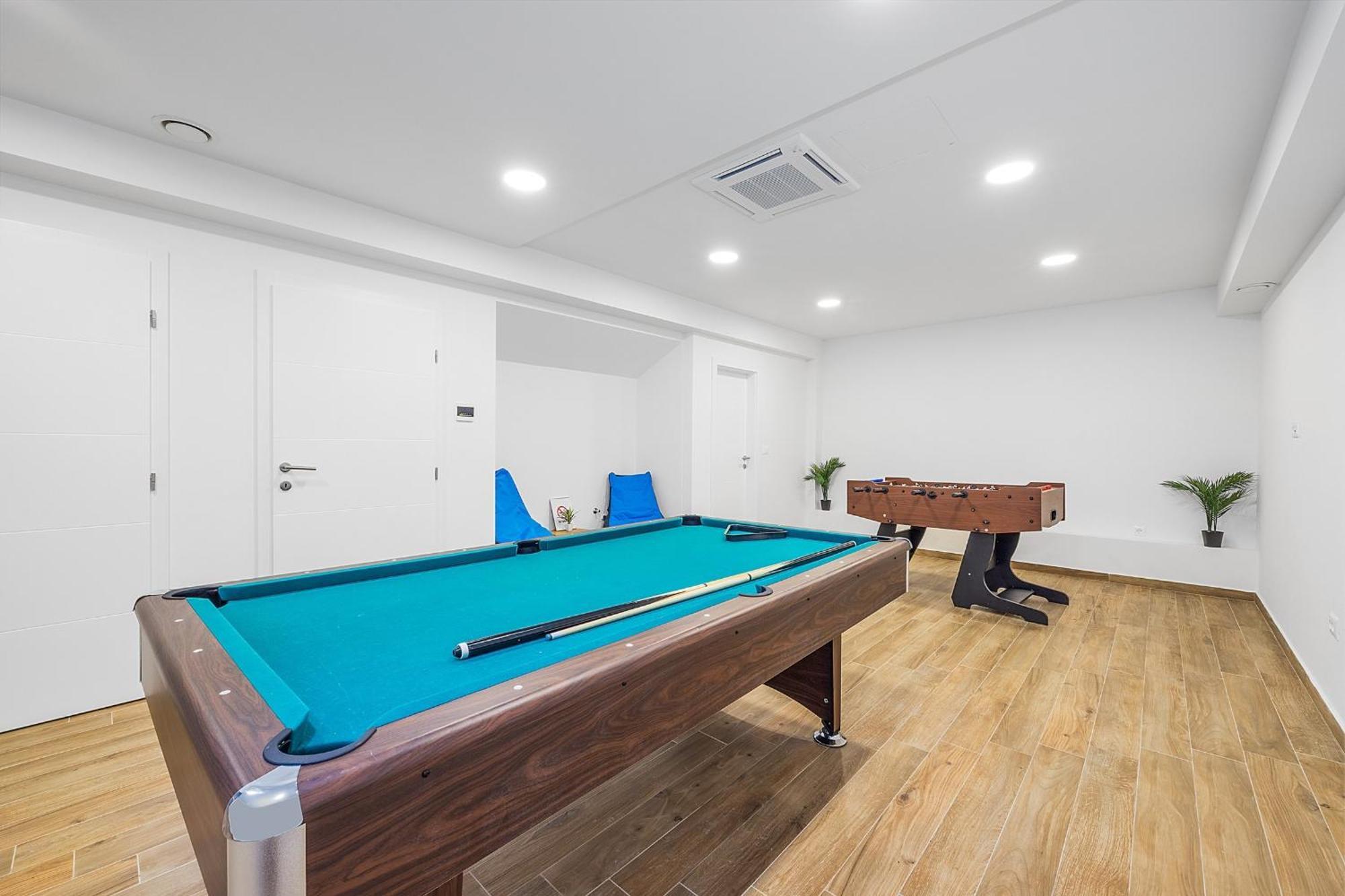 Pinus - Private Pool, Jacuzzi, Game Villa Poreč
