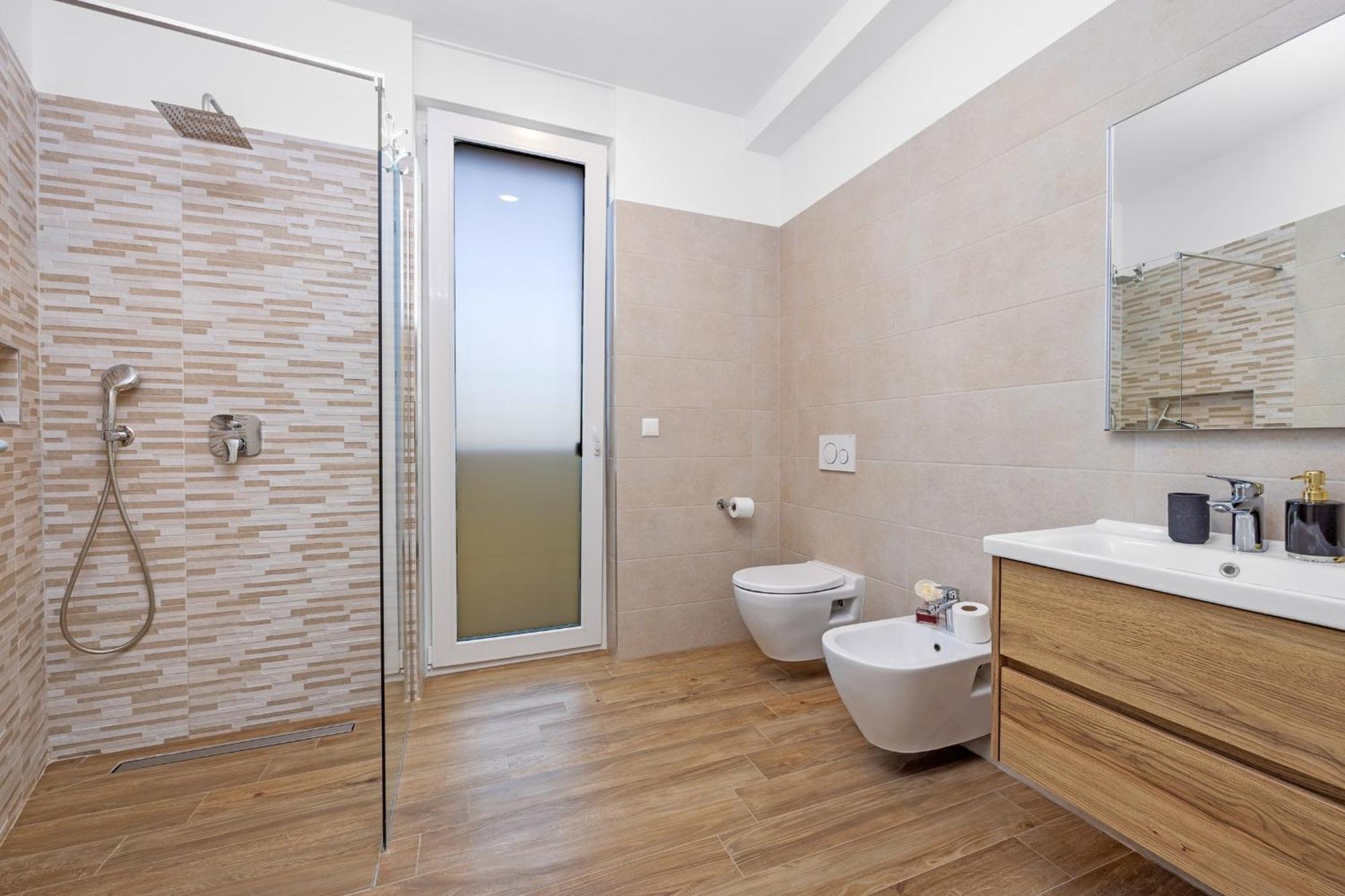Pinus - Private Pool, Jacuzzi, Game Villa *