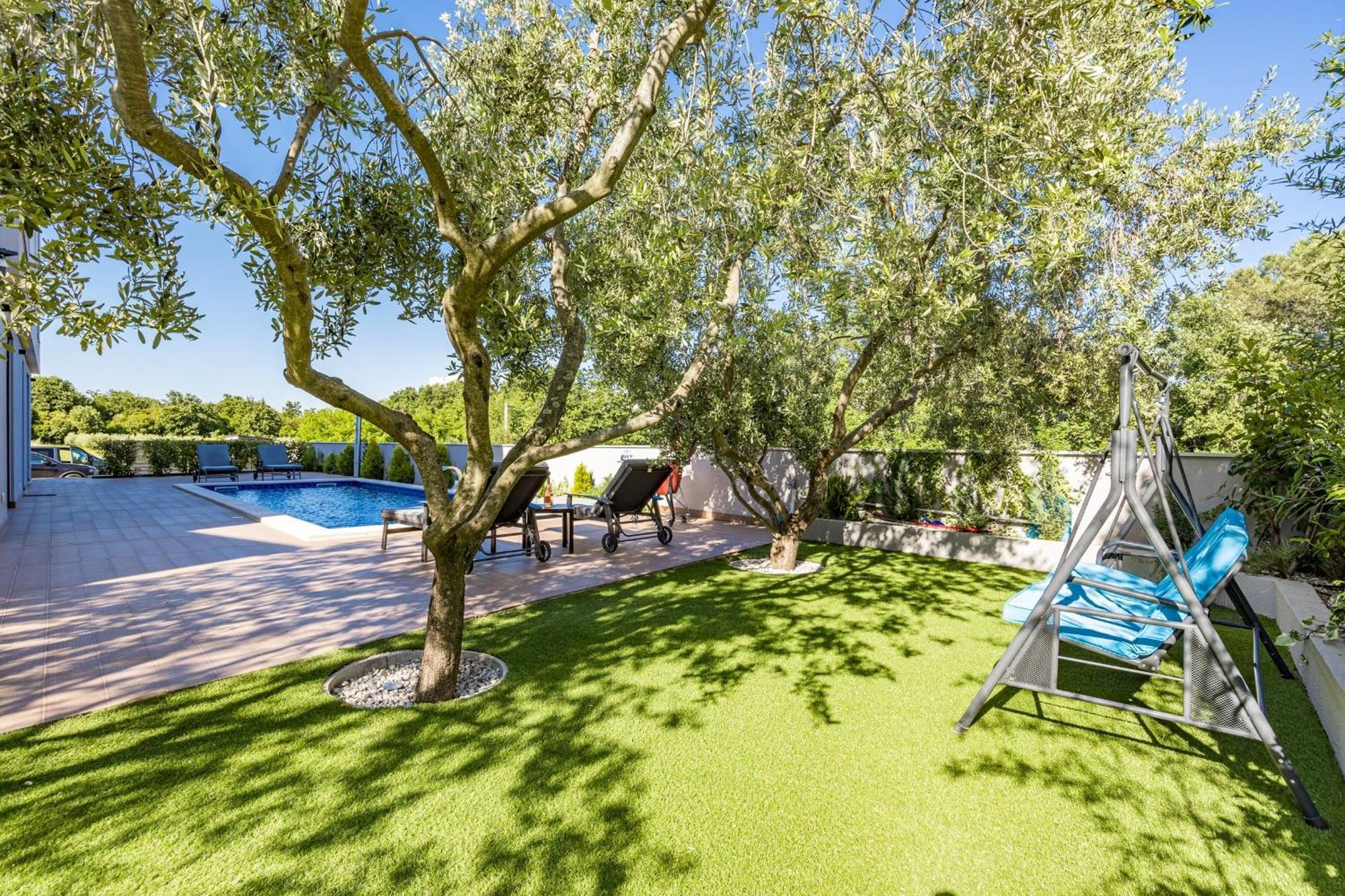 Villa Pinus - Private Pool, Jacuzzi, Game Poreč